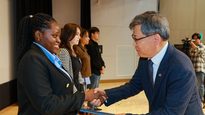 퇴직 교직원 및 외국인 유학생 등 구성... 교육기부단 발대식