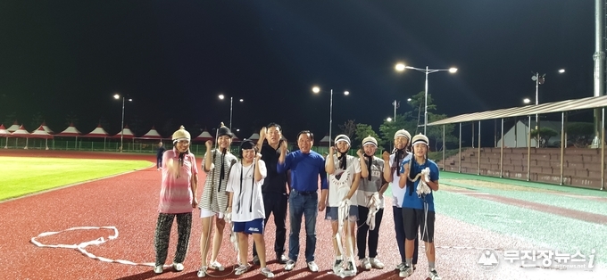 깃절놀이 단원들