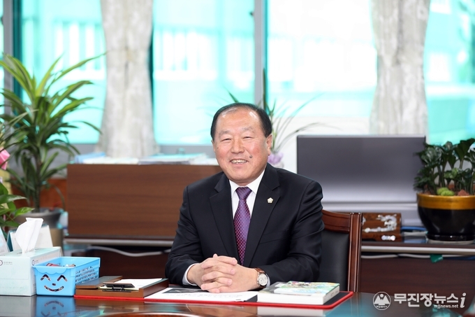 제8대 진안군의회 (전반기) 신갑수 의장
