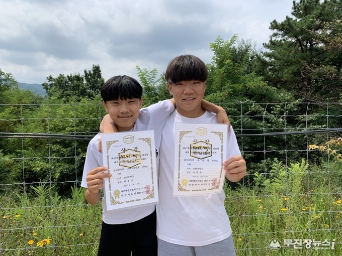 한우진(좌), 이희준 (우)