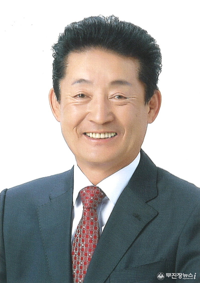 박명석