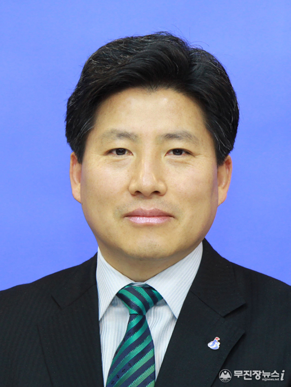 민완성