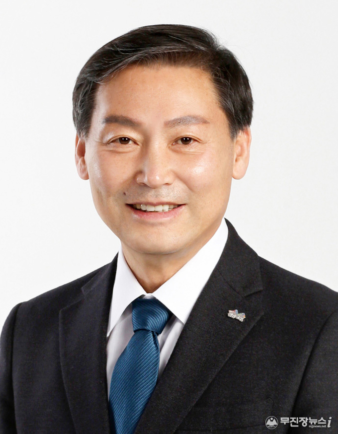 전춘성 군수 