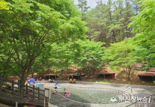 자연수 계곡 물놀이장(구상안)