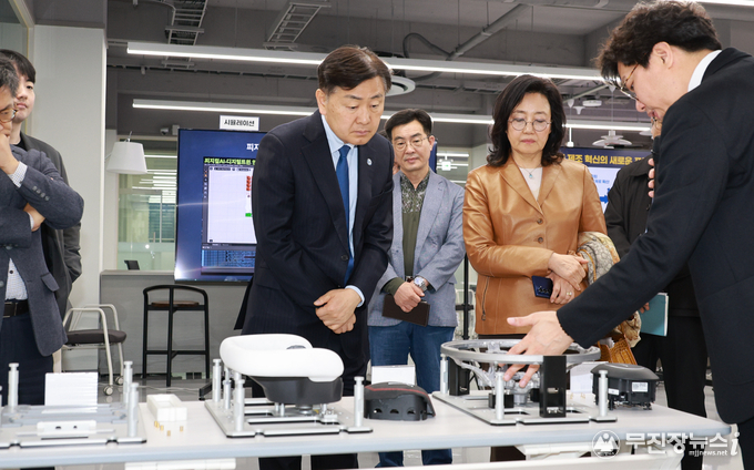 박영선 전 장관, 전북 피지컬AI 현장 방문…"제조혁신 정책 확산 논의"